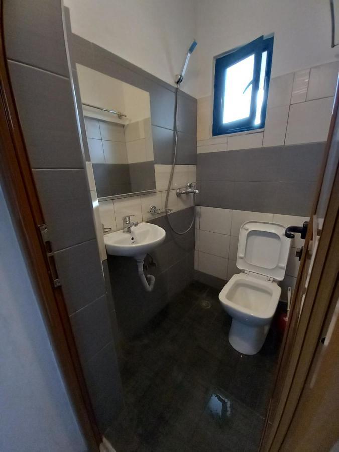 White Stone Apartment Ksamil