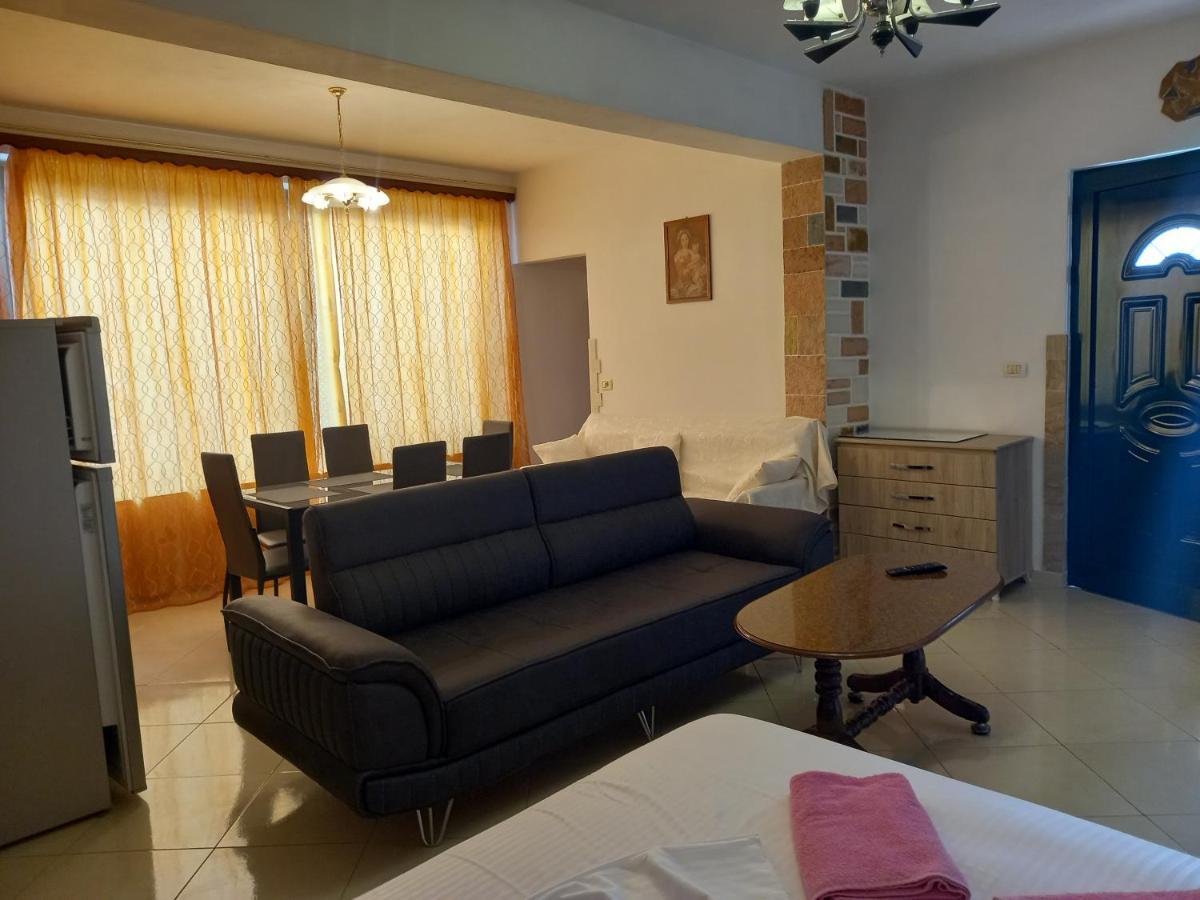 Apartment White Stone Apartment Ksamil
