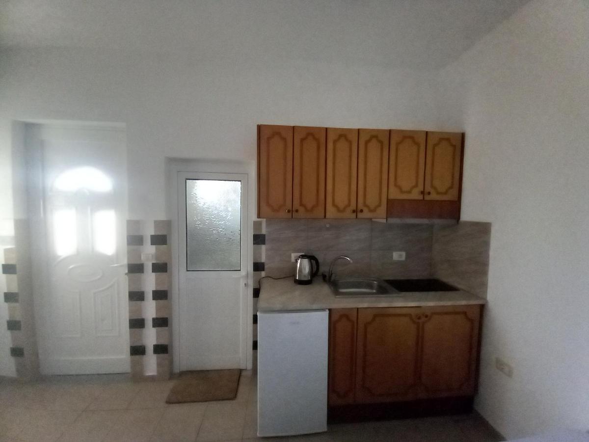 Apartment White Stone Apartment Ksamil