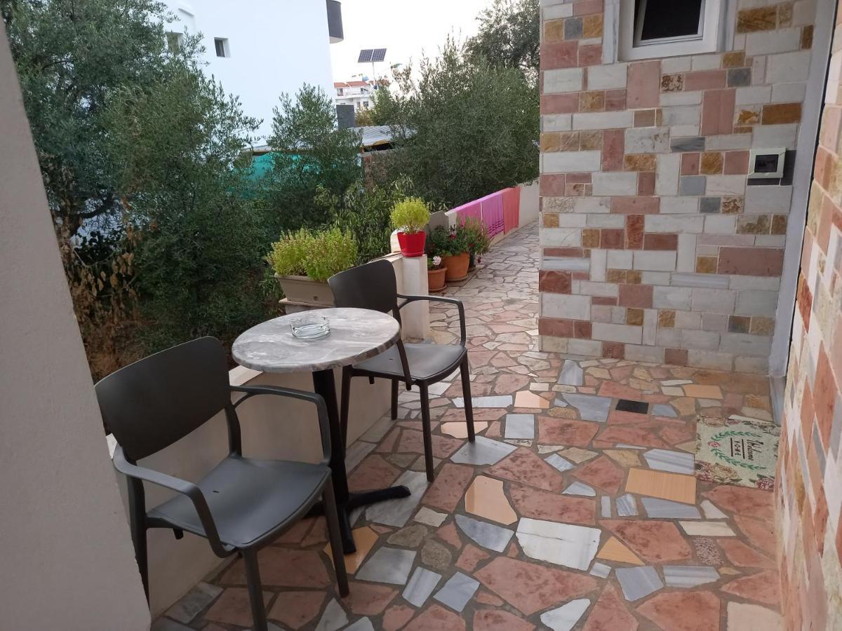 White Stone Apartment Apartment Ksamil
